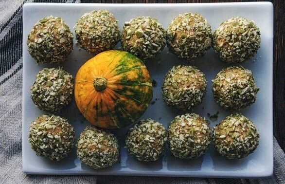 Honey balls in pumpkin seeds from prostatitis
